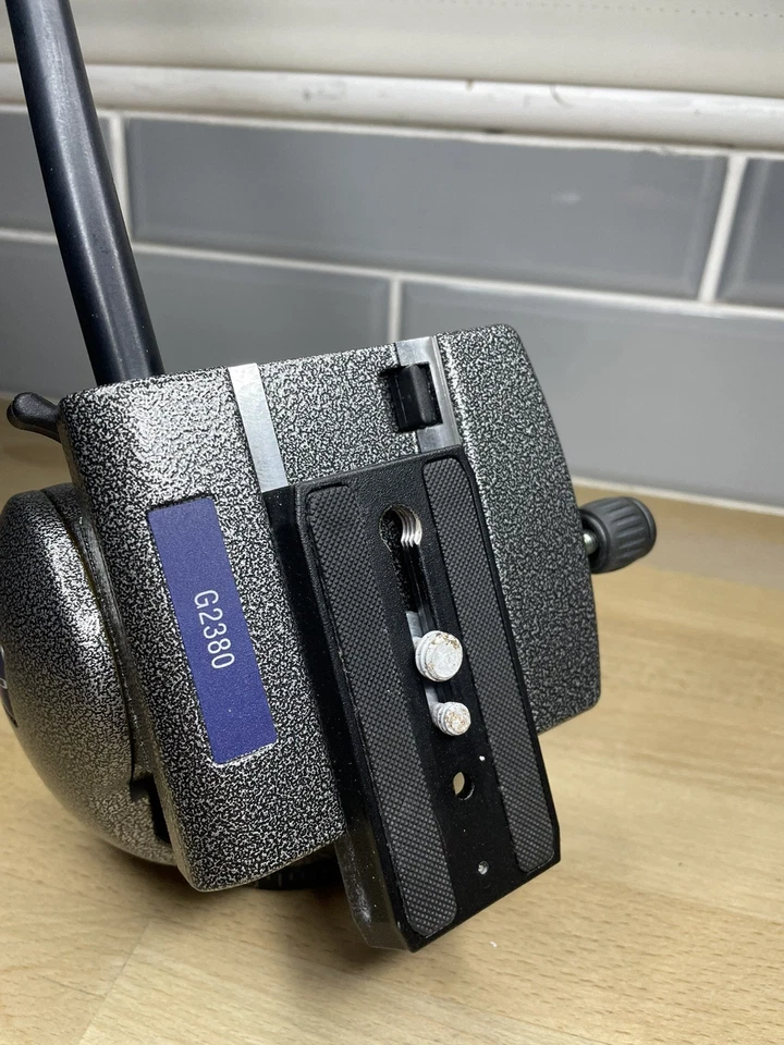 Gitzo G2380 Video Fluid Tripod Head - Image 3 of 4