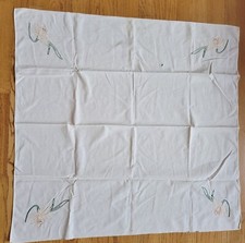 VTG LINEN HAND EMBROIDERED TABLECLOTH White w/Yellow /Gold Flowers  38  Square