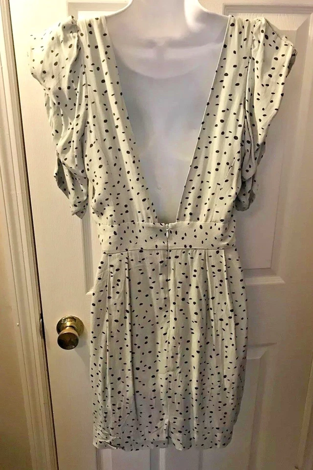 Nuevo con etiquetas Vestido BCBG Generation Rocío Gota Verde Menta Lunares Negro Espalda Abierta Talla 6 Foto 4 de 4