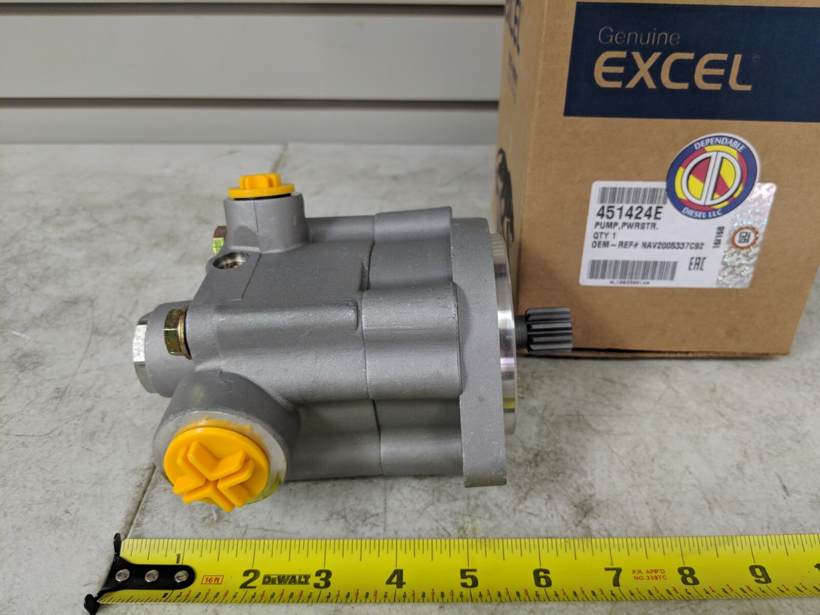 International Navistar Universal Power Steering Pump 2005337c92  