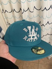 Born X Raised New Era Dodgers hat Teal/ pink undervisor 7 1/2