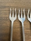 Oneida Distinction Deluxe REMBRANDT HH Stainless Flatware 4 Seafood Forks — photo 4