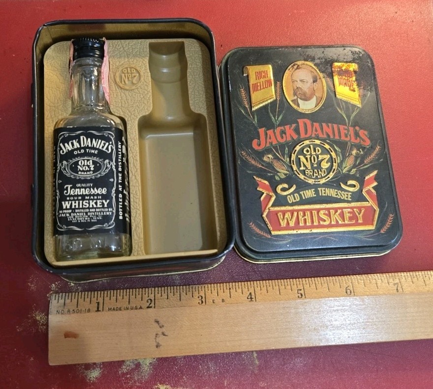 Vintage Jack Daniels Tin Old Time Tennessee No 7 Whiskey Box