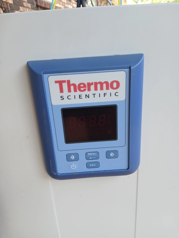 Horno de convección mecánico Thermo Scientific Heratherm OMS 51028121 Foto 2 de 4