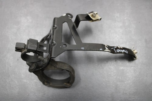 Halter Zusatzwasserpumpe 7L0121079 VW Touareg Halterung Träger Wasserpumpe