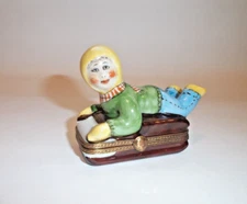 Peint Main Limoges Trinket -  Child On A Sled