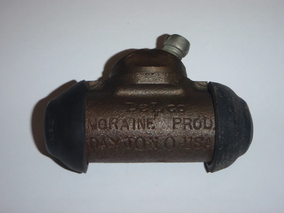 Cilindro de rueda de freno trasero NOS DELCO MORAINE 1949-1953 Oldsmobile Foto 3 de 4