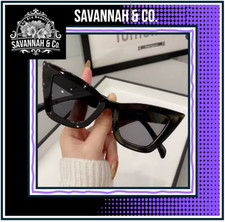 Classic Vintage Cat Eye Rectangle Sunglasses Black Black Tint Lens