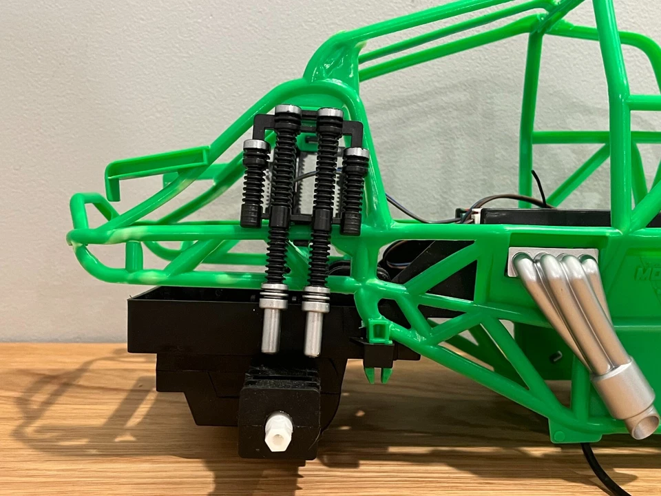 Grave Digger Monster Jam Truck Chassis - Spin Master - 1/10 - RC - Image 3 of 4