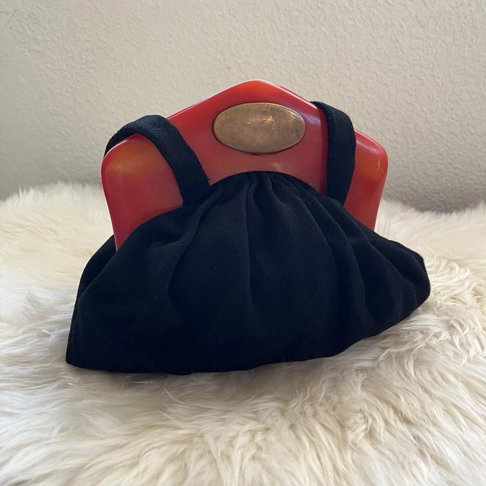 Antiguo bolso de noche de baquelita Art Deco de la década de 1930 marco de cierre de almeja fieltro de lana negro Foto 4 de 4