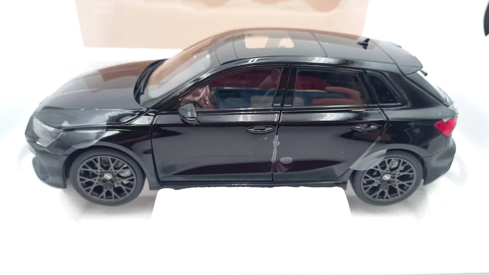  NV188388 Norev Audi RS3 2025 1/18 - Immagine 3 di 4