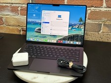 Apple Macbook Pro 14" 2025 M5 512GB SSD 16GB RAM Black - Very Good - 2 Charges