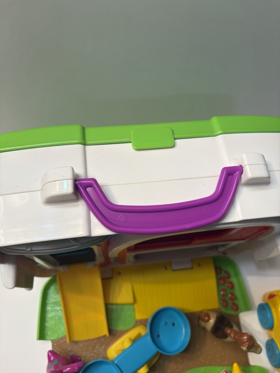 Barney & Friends farmhouse 2 in 1 Carry All Playset Case Foldable
