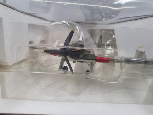 FRANKLIN MINT Armour Collection 1:48 Hurricane Mk.I RAF 85th Squadron Die-Cast - Picture 4 of 7