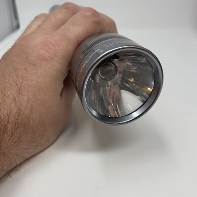 Maglite Heavy-Duty Incandescent 6-Cell D Flashlight