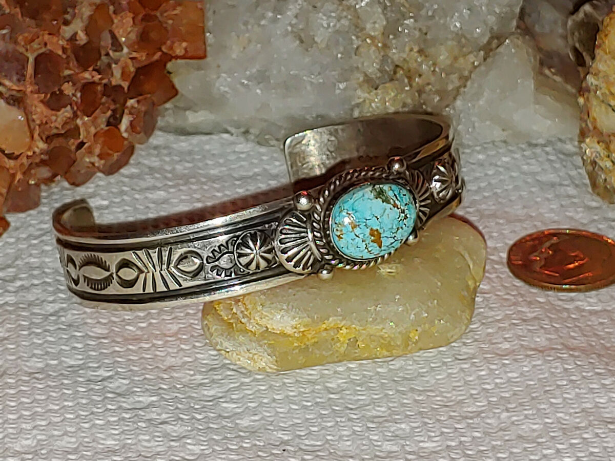 Museum Vintage Navajo 'Soft Green' Turquoise Native American Jewelry Silver Siwl Bracelet Old Jewelry Museum Vintage Navajo 'Soft Green' Turquoise Native American Jewelry Silver Siwl Bracelet Old Jewelry