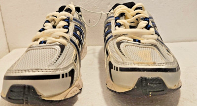 Target ProSpirit Boys Athletic Sneaker Size 2/ With Defect