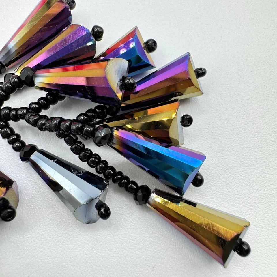 Pendientes de borla con racimo de cuentas lisas al óleo Cha oscuro dramático gótico vanguardia Foto 4 de 4