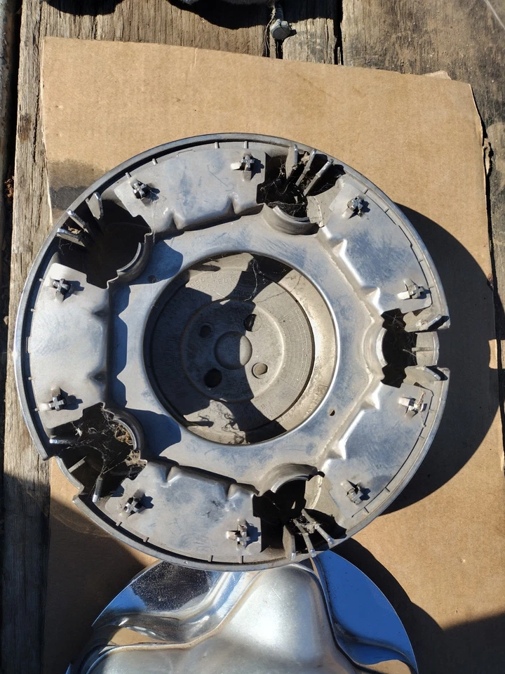 Tapas centrales Ford Expedition 1996-1998 o Ford F-150 Foto 4 de 4