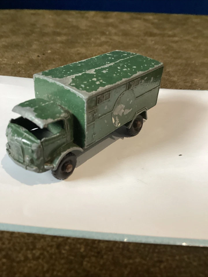 Ambulancia de servicio Matchbox de Lesney No.63 Ford 3 toneladas 4x4 usada Foto 3 de 4