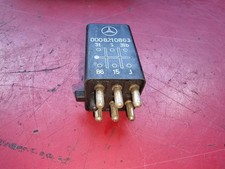 Relais Scheibenwischer Interval Mercedes W126 W123 R107 0008210863 Relais Scheibenwischer Interval Mercedes W126 W123 R107 0008210863