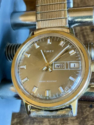 Vintage Timex Marlin 1976 Mens Watch Day/Date Hand-Wind Runs Well, 4N