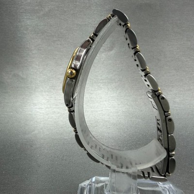 Movado Museum Classic Women’s Two Tone Watch Model 81 25 825C Runs VTG Movado Museum Watch Women 25mm Black Dial Two Tone Round 81  main image 4