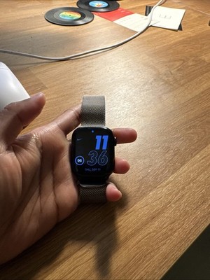 Apple Watch Nike Series 7 41mm (GPS + WiFi) Aluminum Case