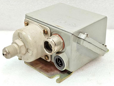 Danfoss KPS 33 Druckdifferenzschalter 060-3117 Neu