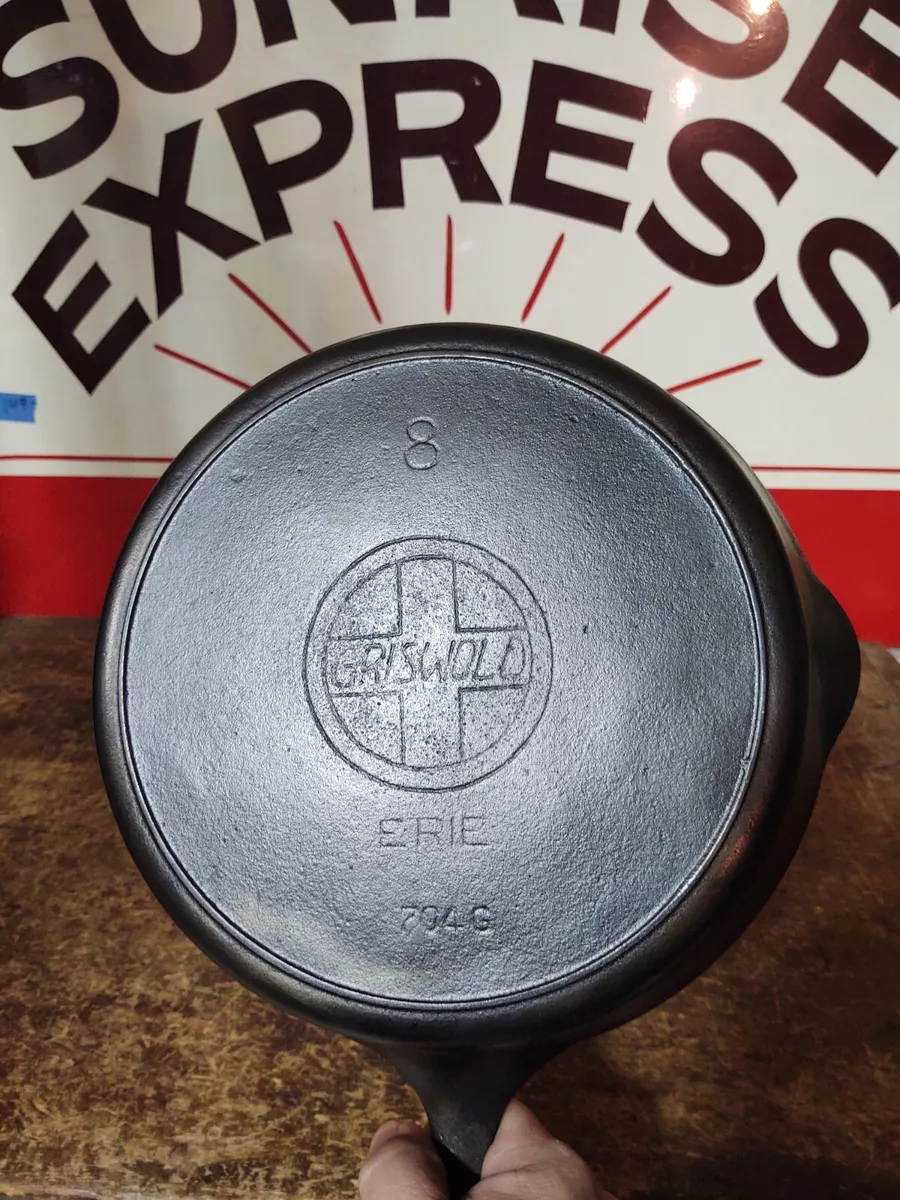 Fully Restored GRISWOLD #8 Cast Iron Skillet Slant Logo 704