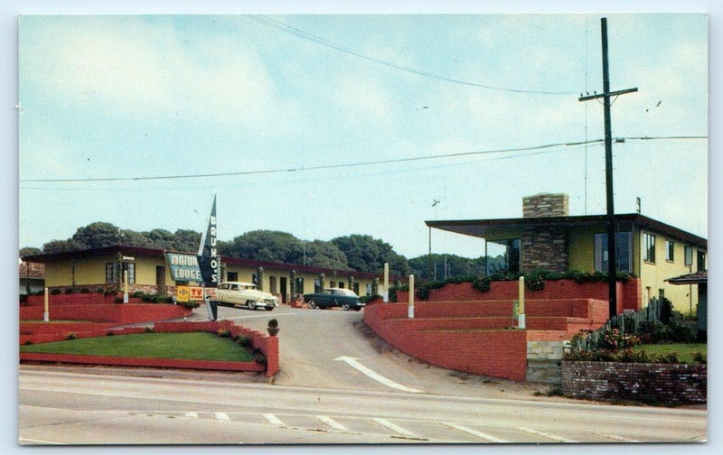 MONTEREY, CA California ~Roadside Motel BRUNO WILSON MOTOR LODGE c1950s Postcard