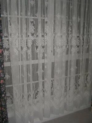 White Lace Curtains X 4 Curtains Blinds Gumtree Australia