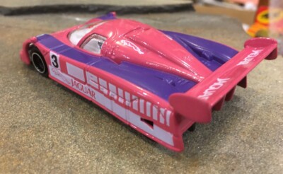 Miniature Corgi Jaguar XJR-9 1/43 Rose - Le Mans - Neuf