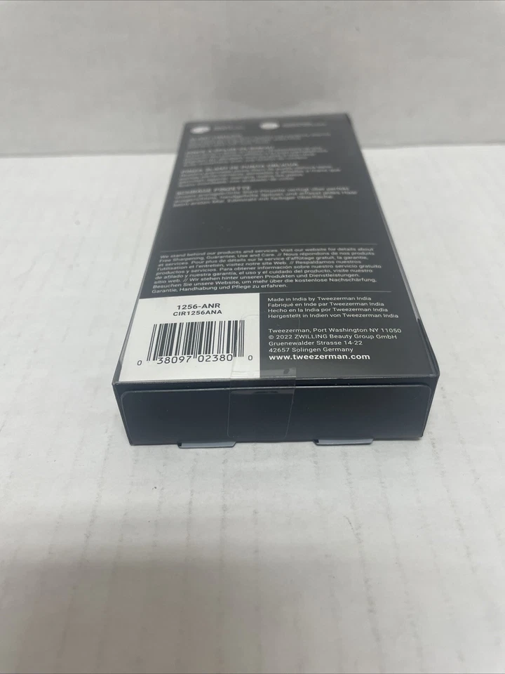 Pinza inclinada Tweezerman feliz 40 cumpleaños Foto 4 de 4