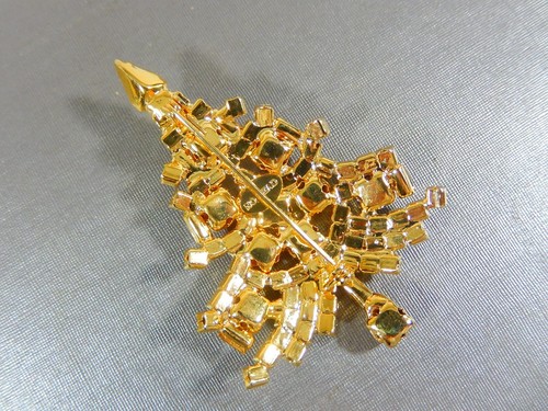 NEW OLD STOCK CHRISTMAS TREE MULTI COLOR PRONG SET CRYSTAL RHINESTONE BROOCH - Picture 3 of 7