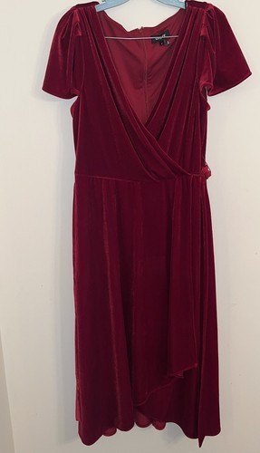 Vestido midi de pantorrilla envolvente sintética de terciopelo rojo talla 12 manga acampanada DKNY para mujer - Imagen 6 de 11