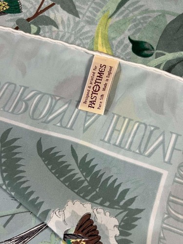 Seidentuch mit dem Bild eines Kolibris von John Gould, England, 86 x 84 cm. - Bild 8 von 10