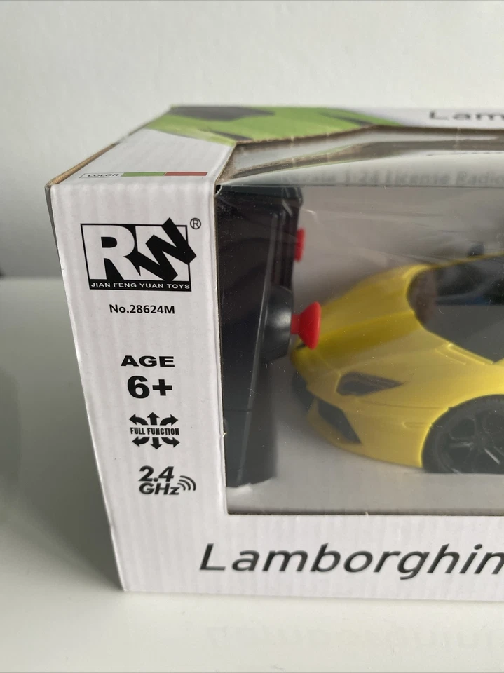 Lamborghini Aventador LP700-4 1:24 Scale Radio Controlled Car New Yellow - Image 3 of 4