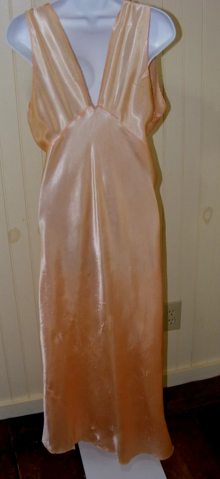 30S NIGHTGOWN SLEEPWEAR PEACH SATIN EMBROIDER BODICE BIAS CUT VINTAGE LINGERIE S - Image 4 of 4
