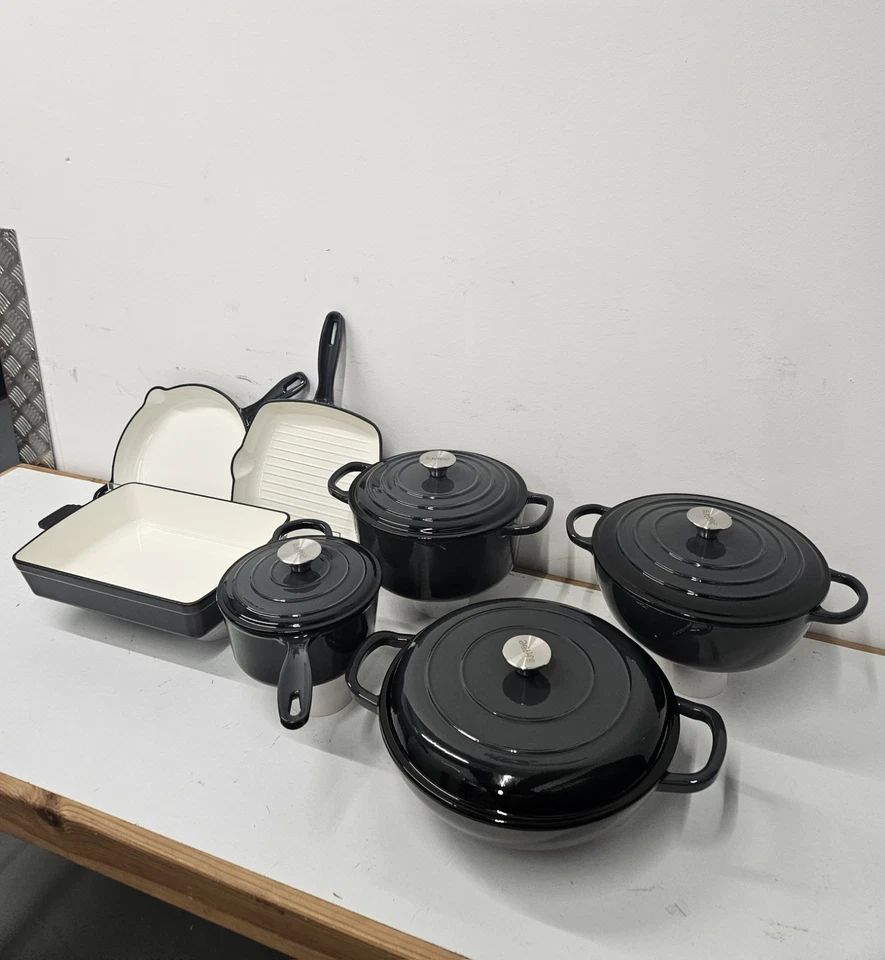 11-Piece Enamel Cast Iron Cookware Black Set. Grill & Bakeware, Oven & Induction - Image 3 of 4