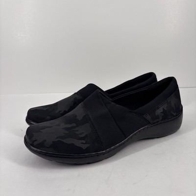Clarks Cora Heather Women s US 8.5 Black Leather Camo Slip-On Loafers Casual