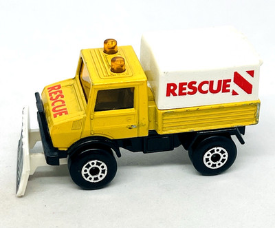 S Matchbox Lesey Superfast 48 Unimog, light mustard, white base ''Rescue'' neuwertig!