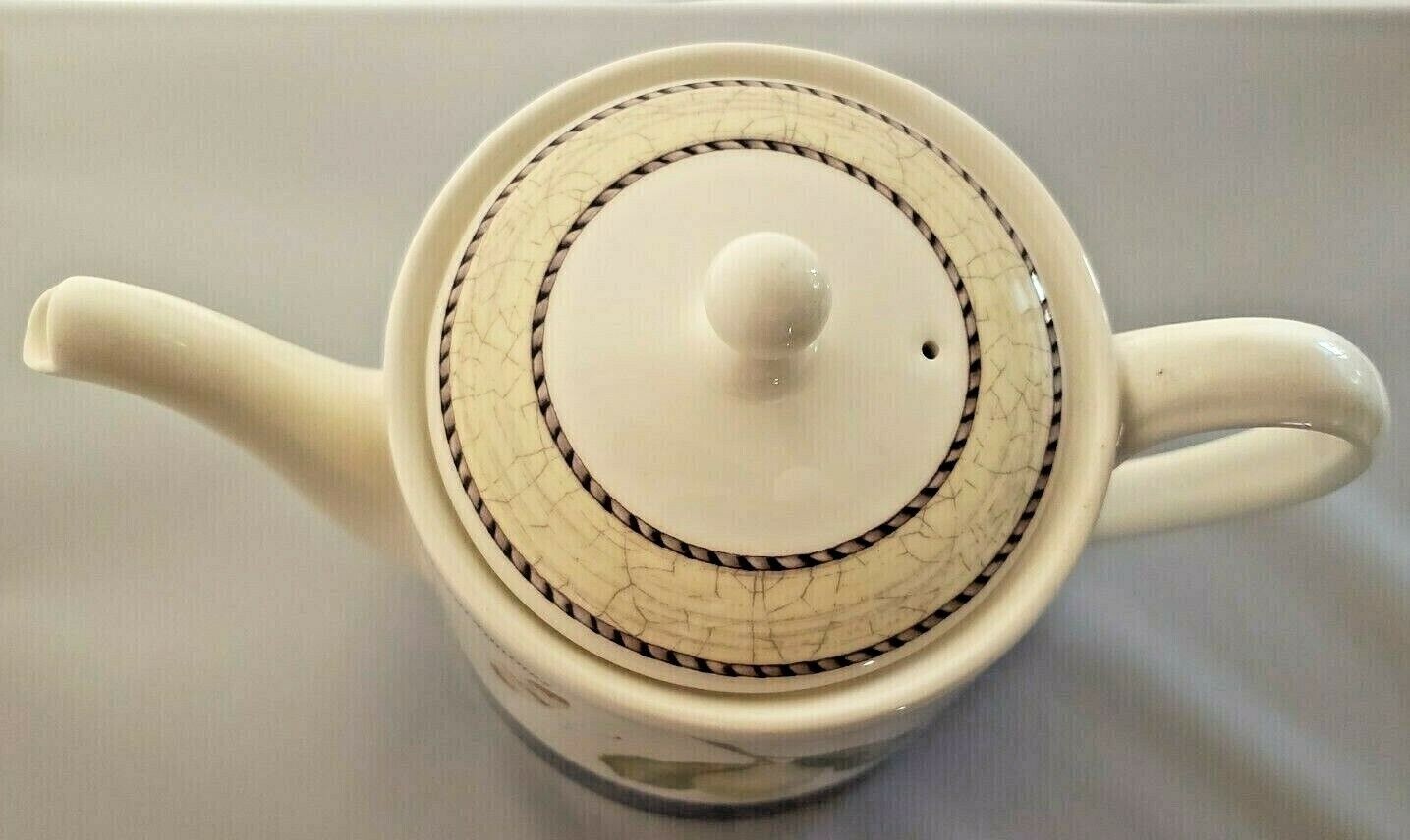 NWT!!!! 198.0 Wedgewood Sarah's Garden 5 Cup Teapot & Lid Made in