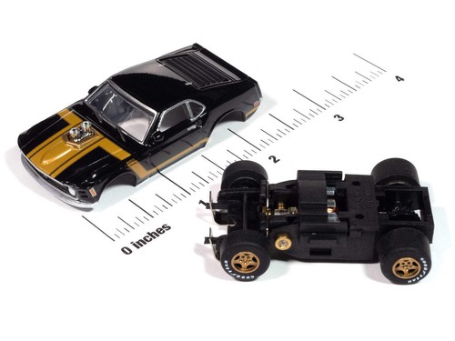 Auto World Super III SC413-1B 1970 Ford Mustang (Black) HO Scale Slot Car - Foto 2 di 4