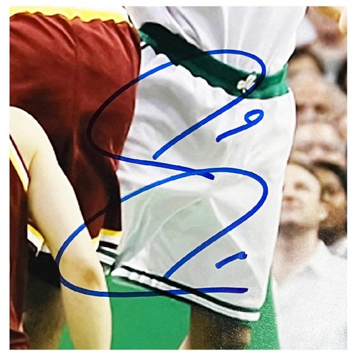 Paul Pierce Signed Boston Dunking on Lebron Basketball 16x20 Photo (Beckett) - Picture 2 of 2