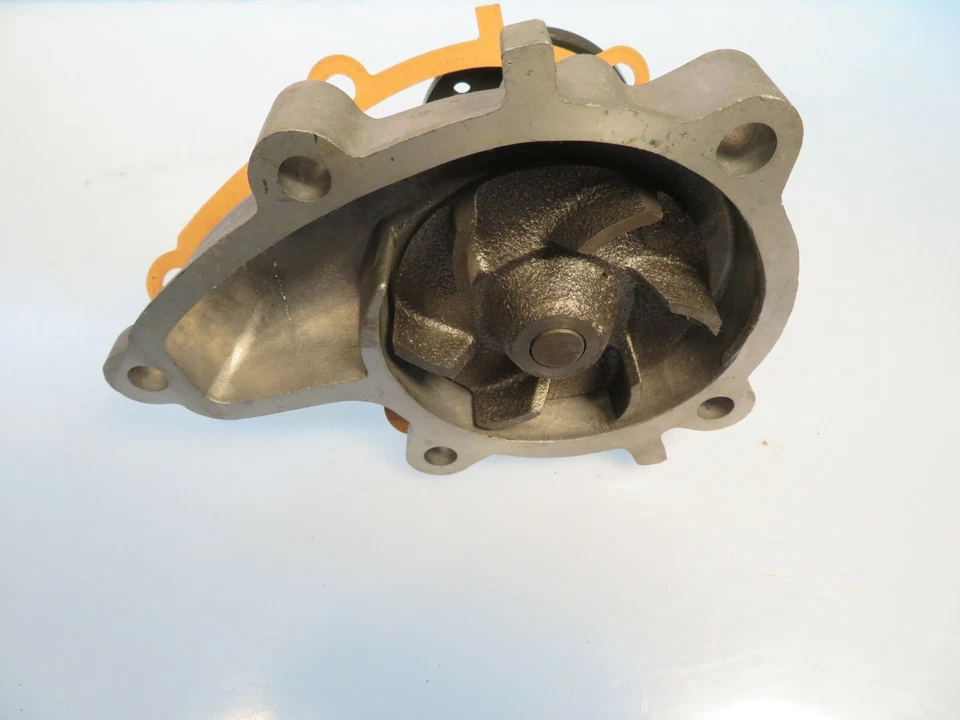 Bomba de agua compatible con Nissan Pulsar NX 1,8 L y Stanza 2,0 L marca Beck Arnley 131-2038 Foto 3 de 4