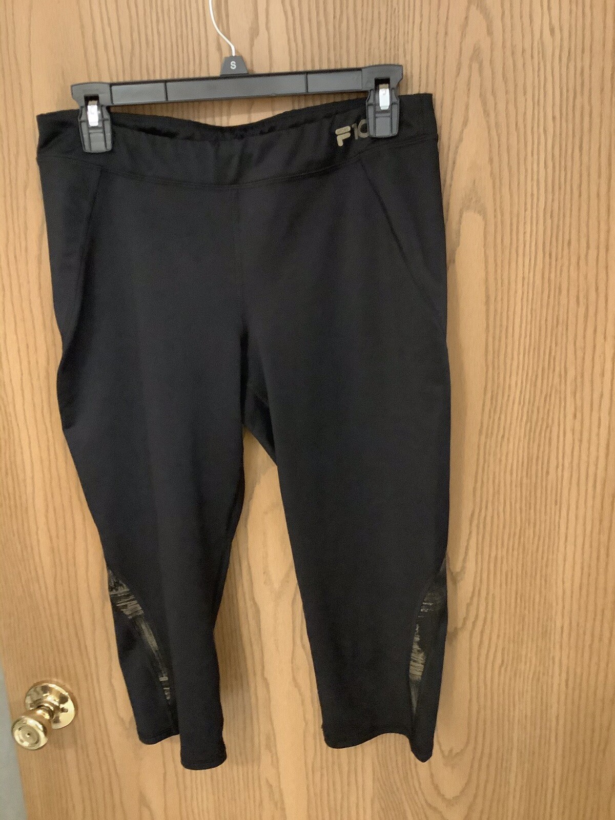 Women's FILA 100 SPORT Black G CAPRI Leggings size M cropped