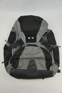 oakley daypack