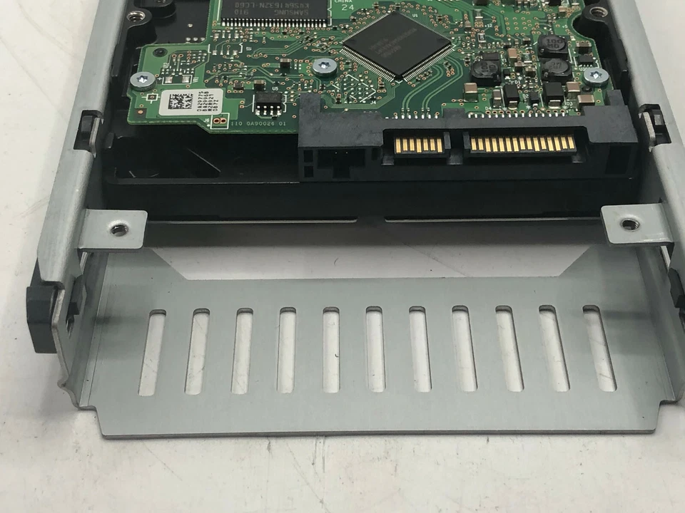 Hitachi HDP725025GLA380 MLC:BA2831 P/N:0A37681 3.5" 250gb Sata Hard Drive - Image 4 of 4