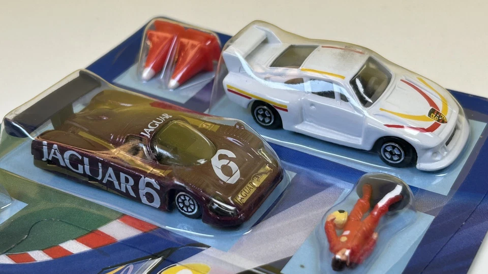 CORGI AUTO CITY 93101 PORSHE & JAGUAR RACING SET / MINT ON CARD - Image 3 of 4